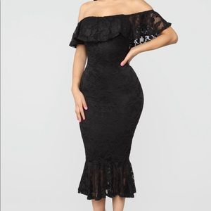 Strapless lace black midi dress